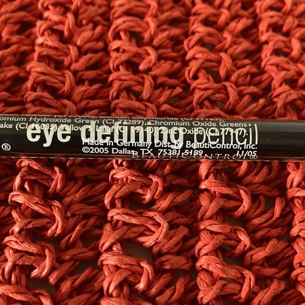 BeautiControl Eye Defining Pencil Carmel 12680.  New  still Sealed.